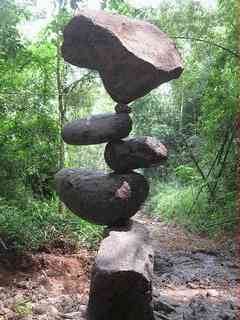 Rock balancing, tančící kameny, tancující kameny