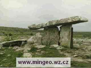 Megalitická hrobka, Burren, Irsko